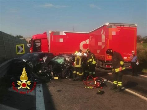 incidente stradale fra brentonico e prada|Aggressione a Brentonico: un uomo investe due minorenni e .